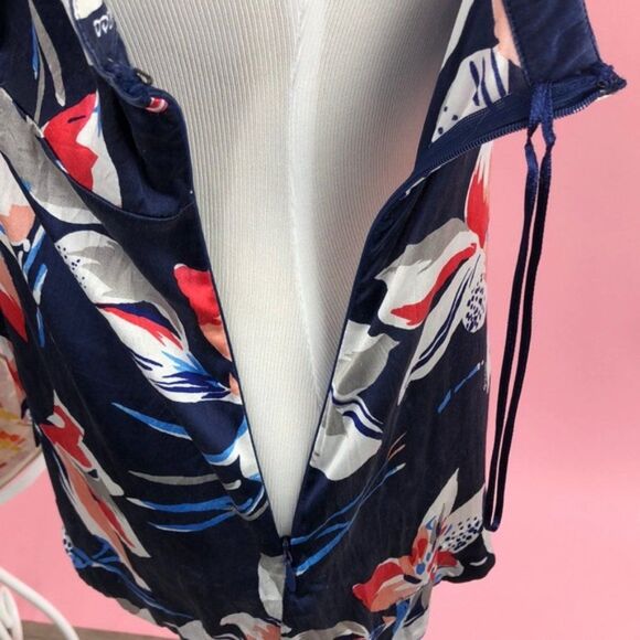 Guess Jeans Silk Navy Tropical Orchid Floral 4th of July Top - Picture 6 of 8